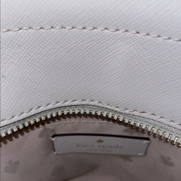 Kate Spade Stacie Tan and White Woven Satchel/Crossbody 9”H x 11”W NWT🌸🌼 - Picture 13 of 15
